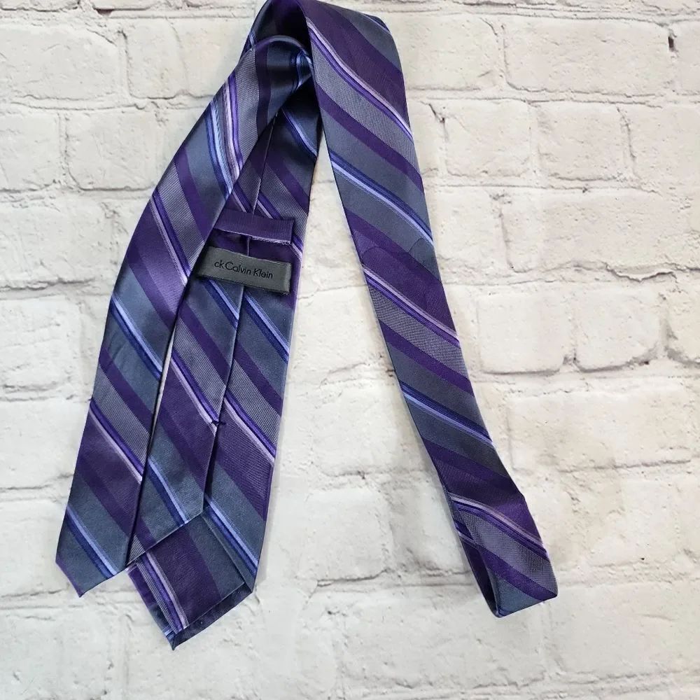 Calvin Klein Tie - Picture 3 of 4